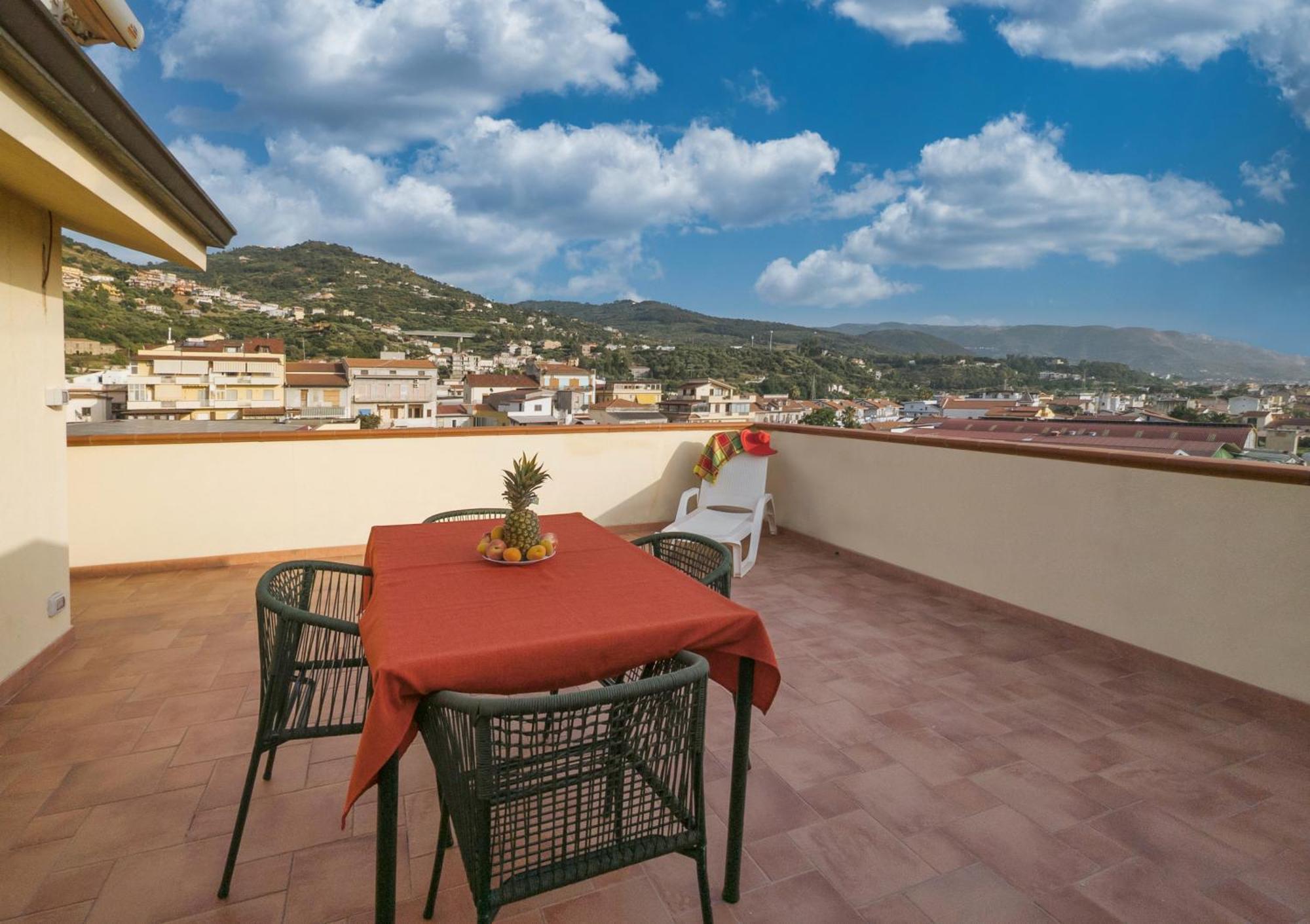 Magico Apartments - 450M Dalla Spiaggia Capo d'Orlando Exterior photo