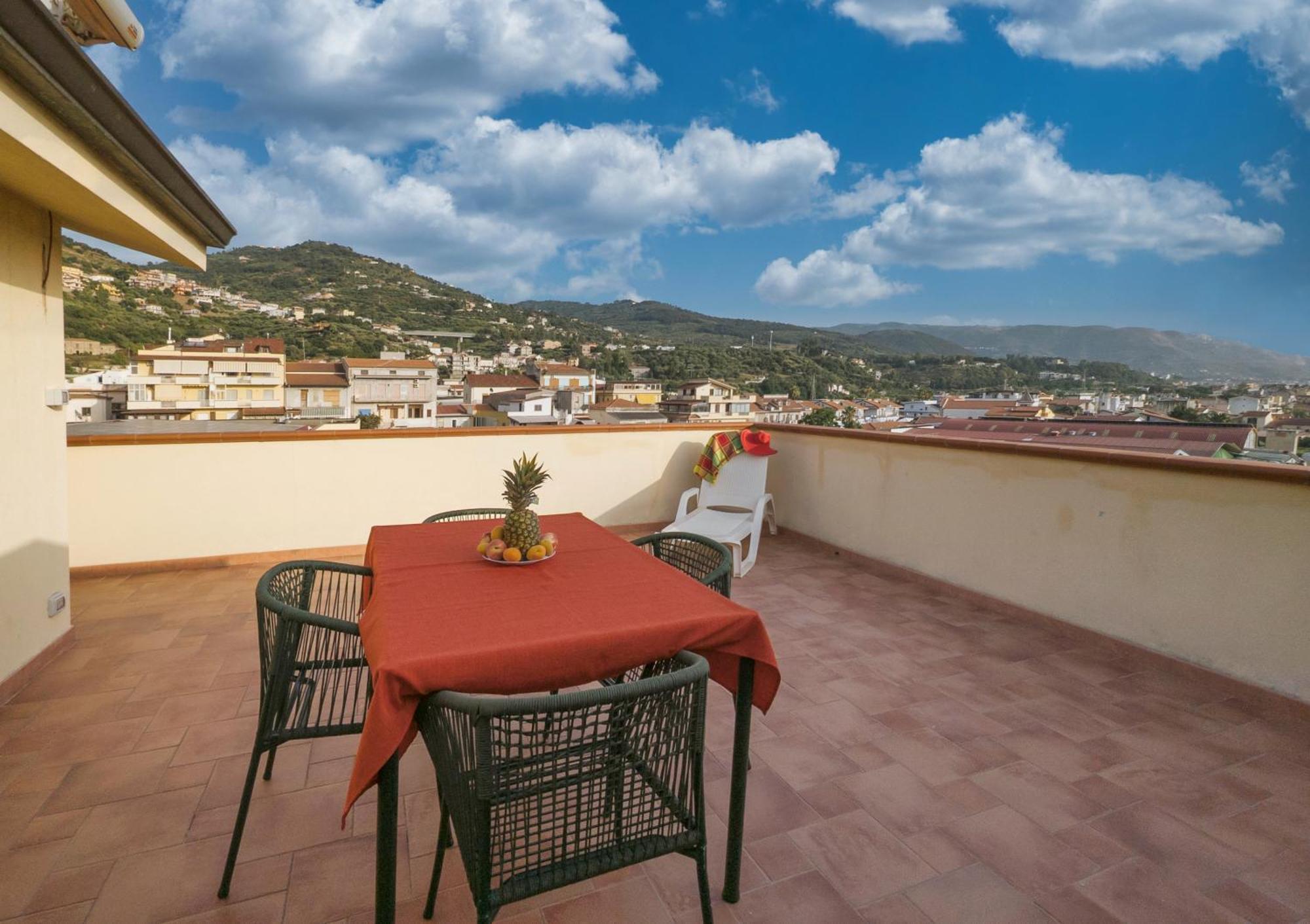 Magico Apartments - 450M Dalla Spiaggia Capo d'Orlando Exterior photo
