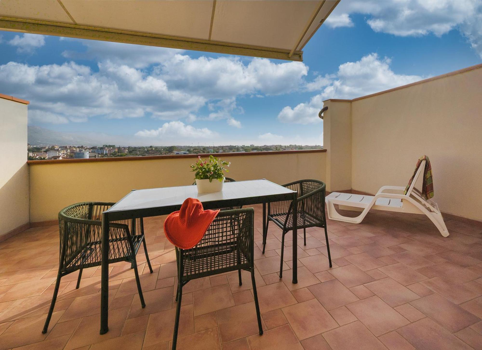 Magico Apartments - 450M Dalla Spiaggia Capo d'Orlando Exterior photo