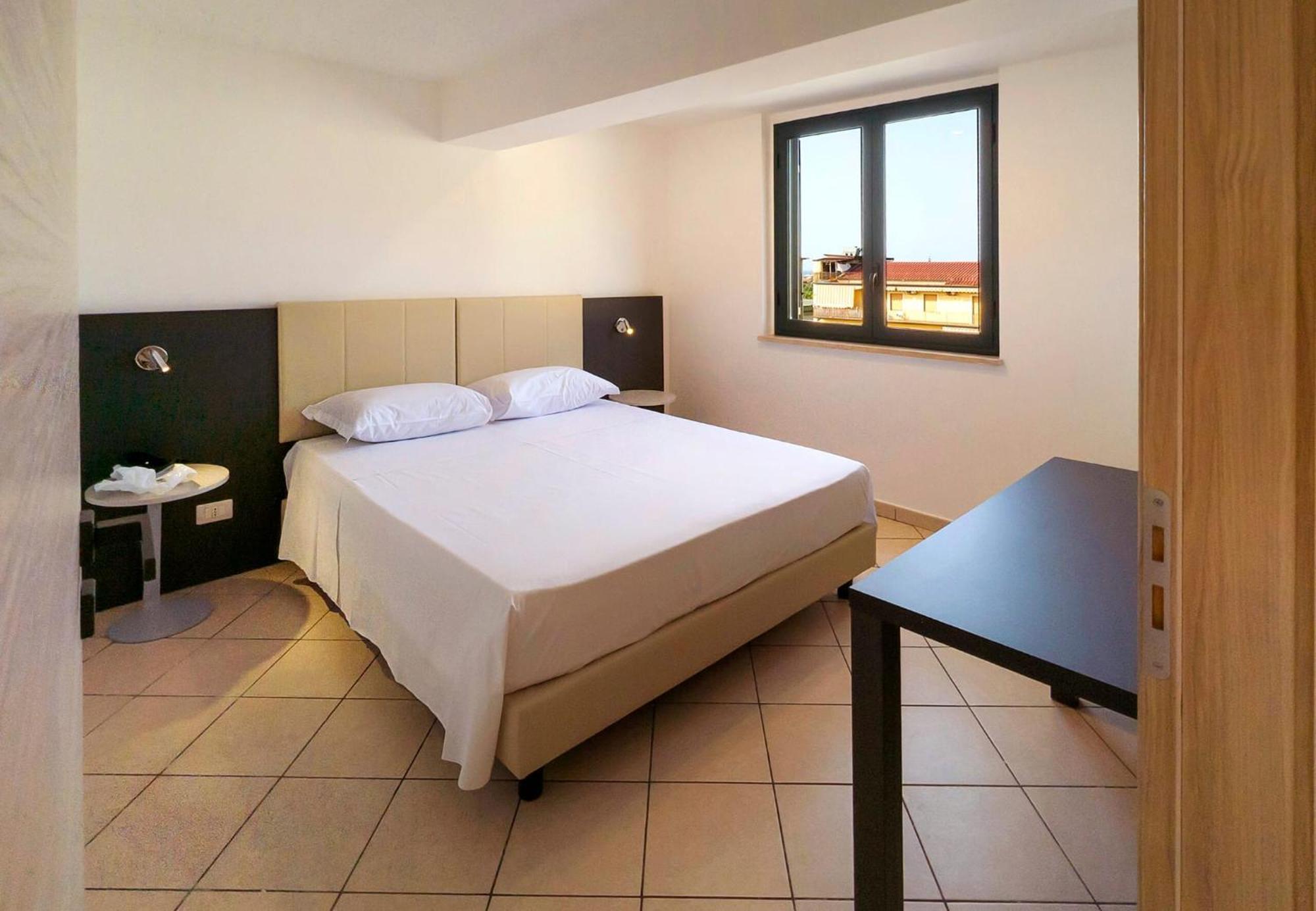 Magico Apartments - 450M Dalla Spiaggia Capo d'Orlando Exterior photo